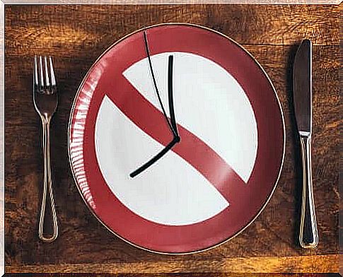 Clock on a platter and mistakes related to eating