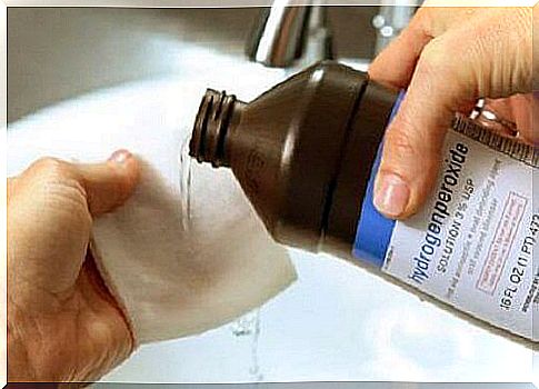 Hydrogen peroxide for whitening the armpits