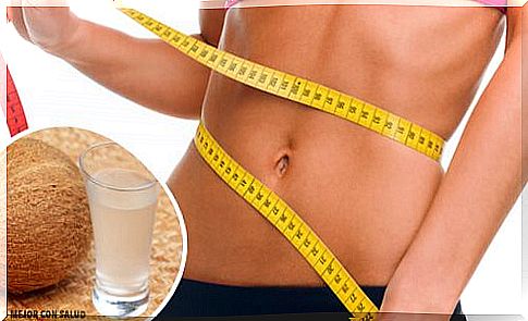 Coconut water: flatter stomach and other benefits