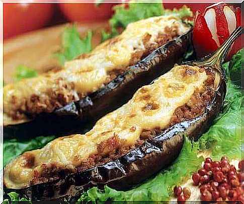 Meat-filled eggplant