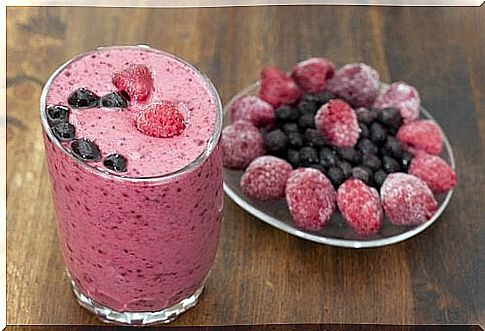 Fight acne by adding 5 detox smoothies to your diet