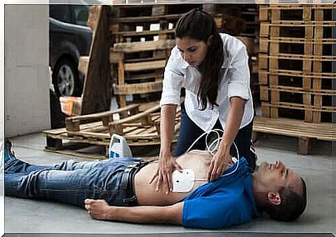 How to respond when someone has a sudden cardiac arrest