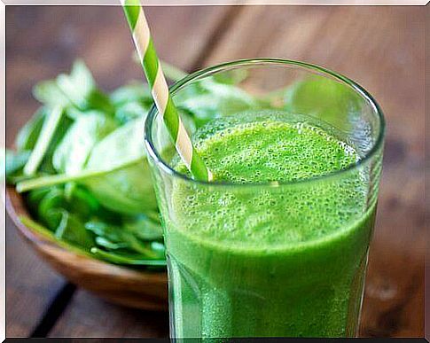 Smoothie with spinach for weight loss