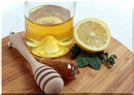 Apple cider vinegar and lemon