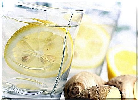 Lemonade with ginger, cucumber and mint for flat stomach