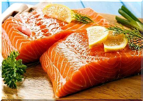 Several benefits of eating salmon for dinner