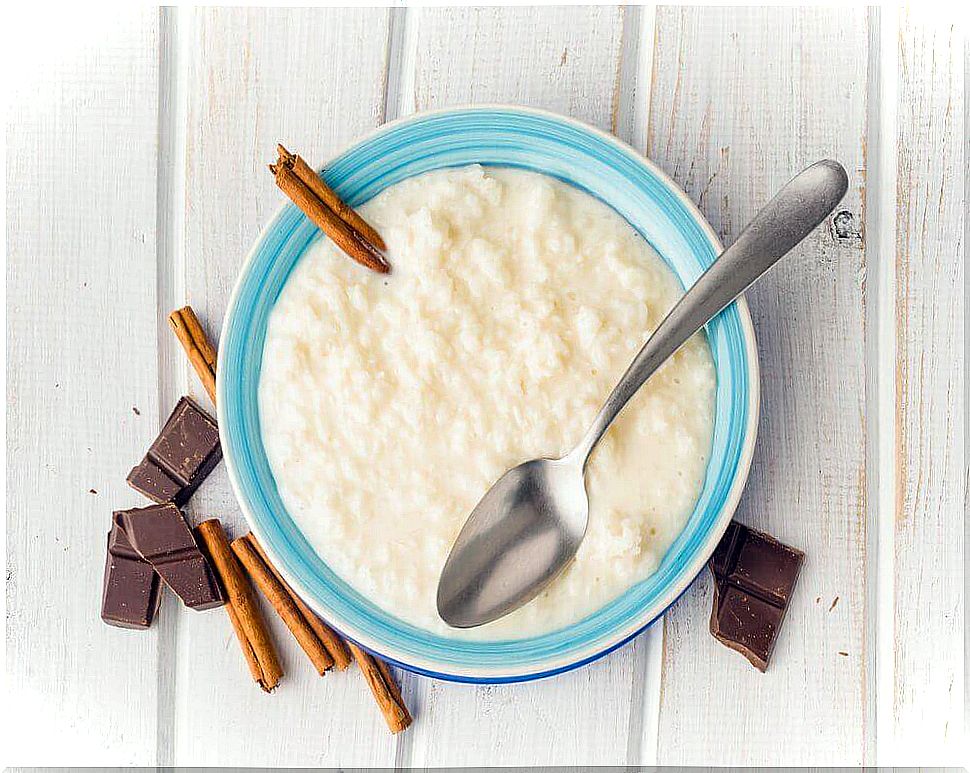 rice pudding in bowl