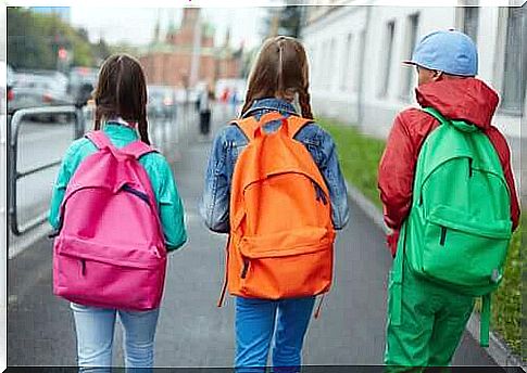 There is a link between schoolbags and back pain. 