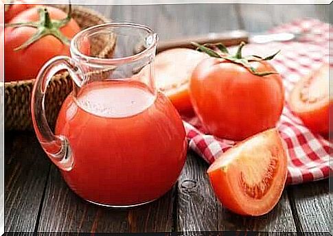 Tomato juice can help provide lycopene and iron